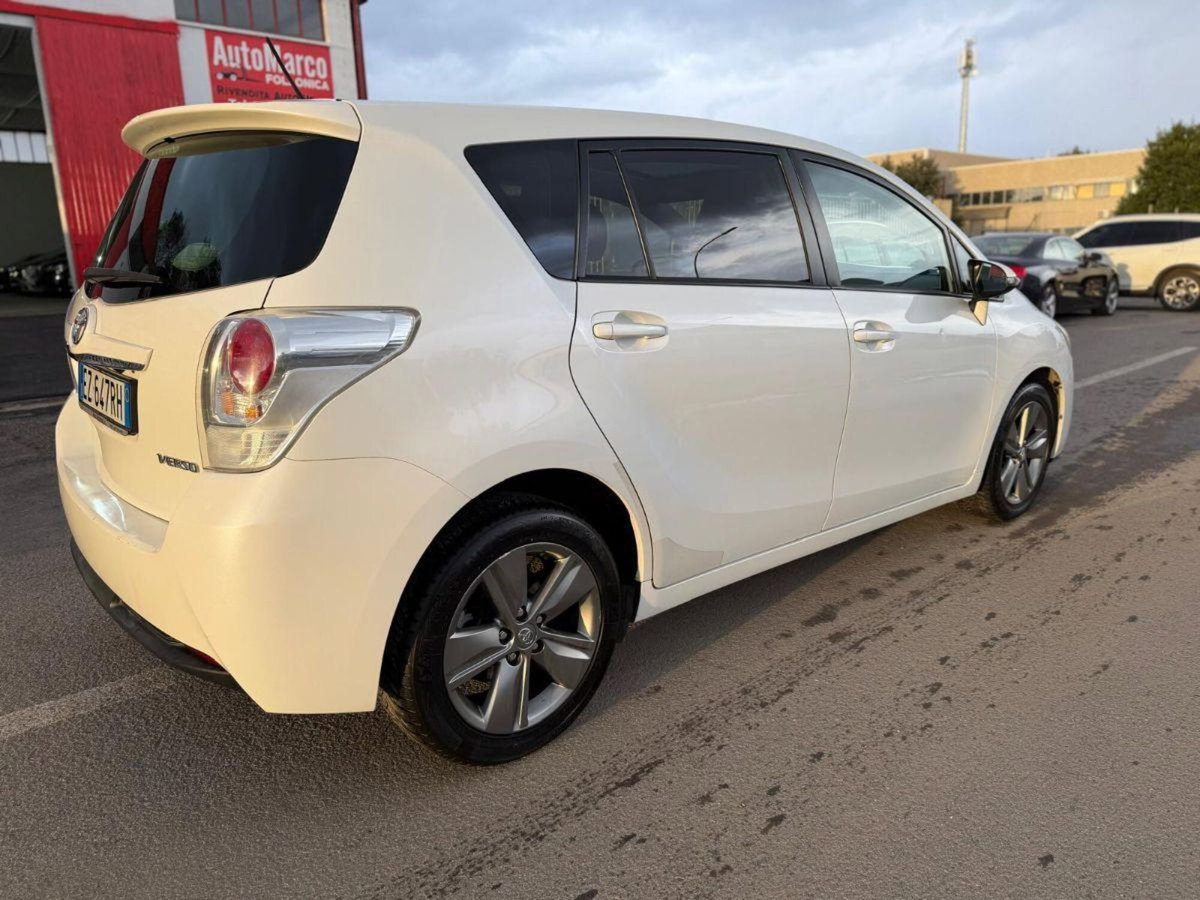 Toyota Verso 1.6 D-4D Style (7)