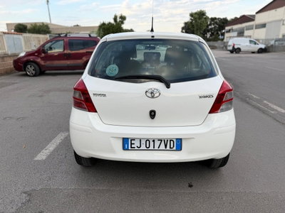 Toyota Yaris 1.0 5 porte Now (10)