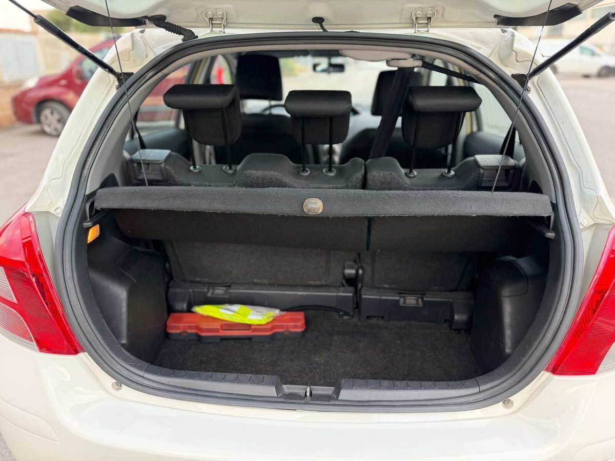 Toyota Yaris 1.0 5 porte Now (5)