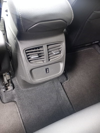 Opel Grandland 1.5 diesel Ecotec aut. Business Elegance (15)