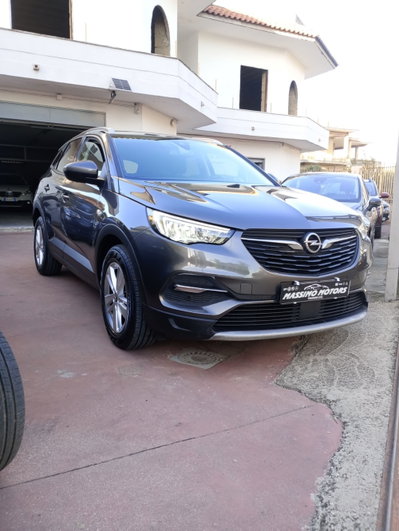 Opel Grandland 1.5 diesel Ecotec aut. Business Elegance (3)