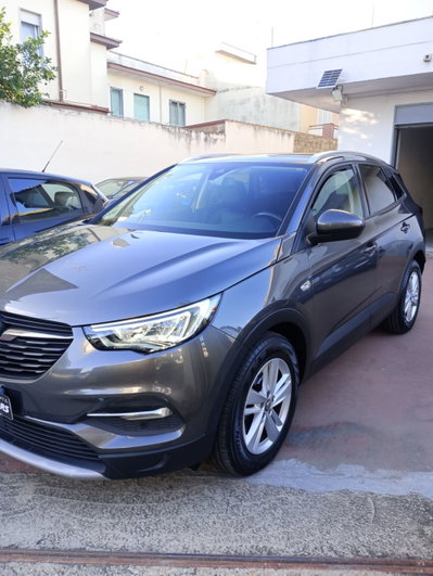 Opel Grandland 1.5 diesel Ecotec aut. Business Elegance (4)