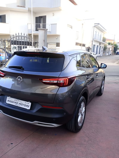 Opel Grandland 1.5 diesel Ecotec aut. Business Elegance (6)