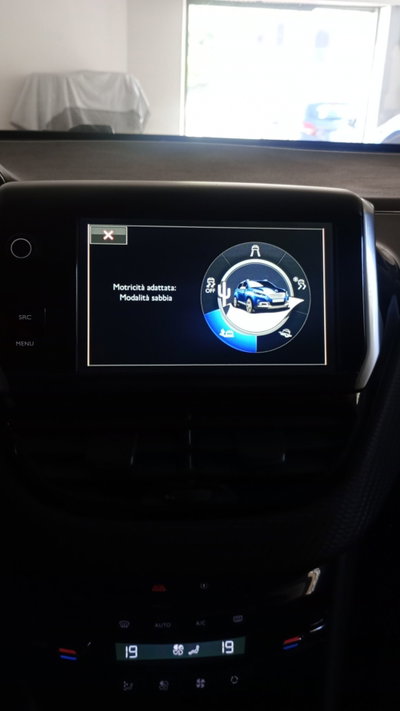 Peugeot 2008 e-HDi 92 CV Stop&Start Allure (16)