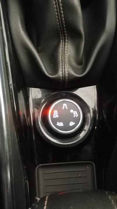 Peugeot 2008 e-HDi 92 CV Stop&Start Allure (18)