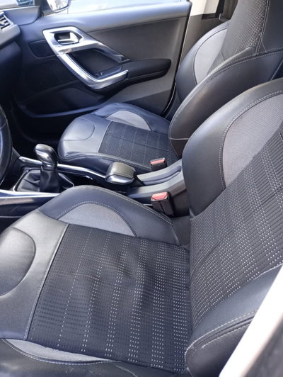 Peugeot 2008 e-HDi 92 CV Stop&Start Allure (9)
