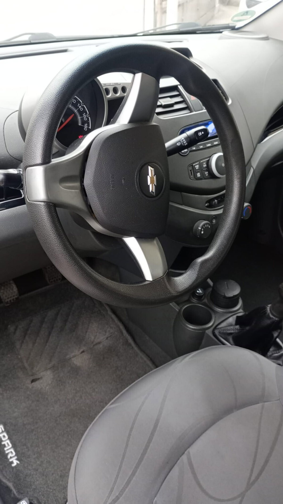 Chevrolet Spark 1.0 LS (17)