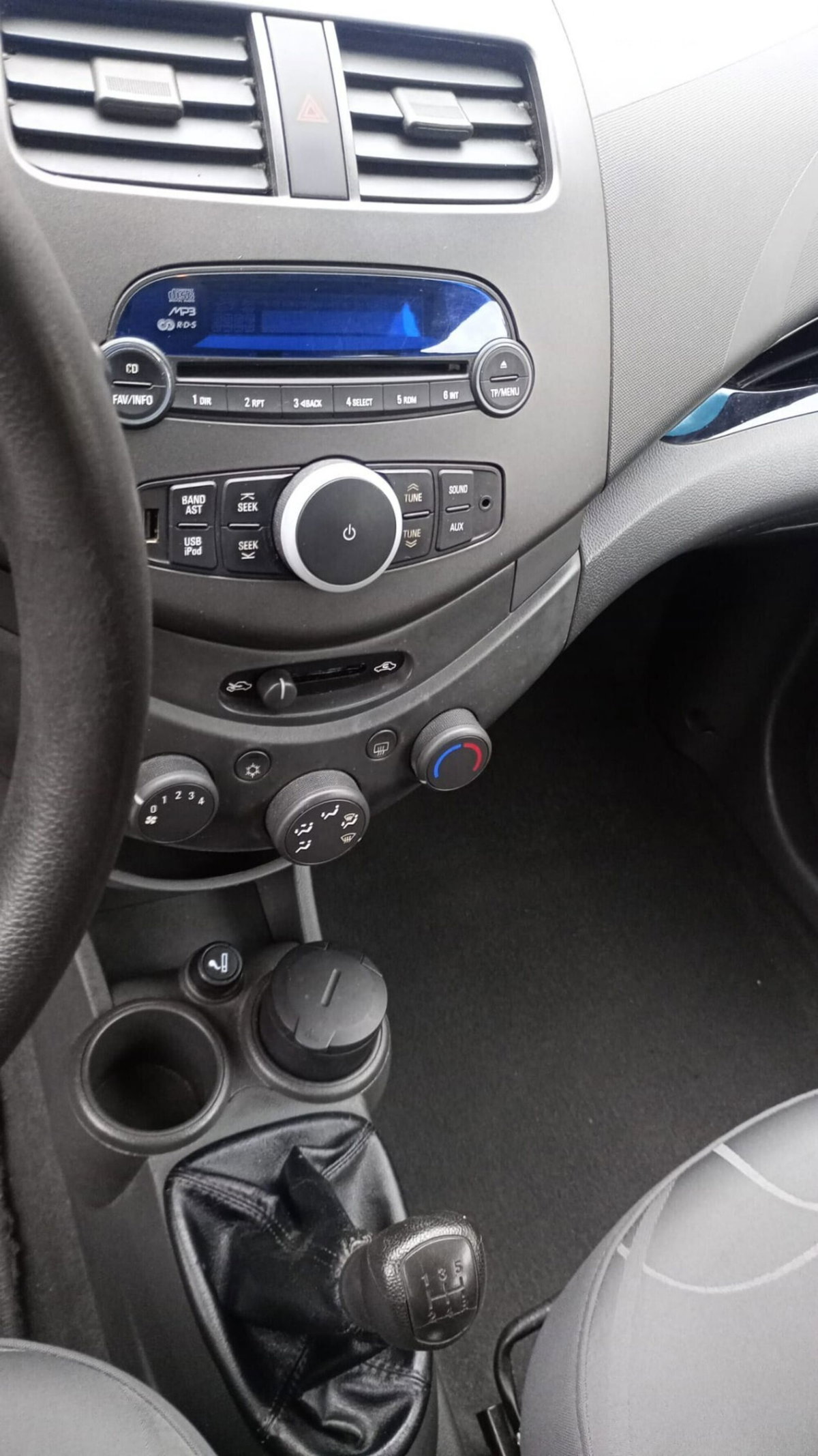 Chevrolet Spark 1.0 LS (18)