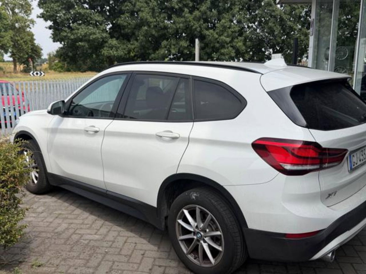 BMW X1 sDrive18d Business Advantage (2)