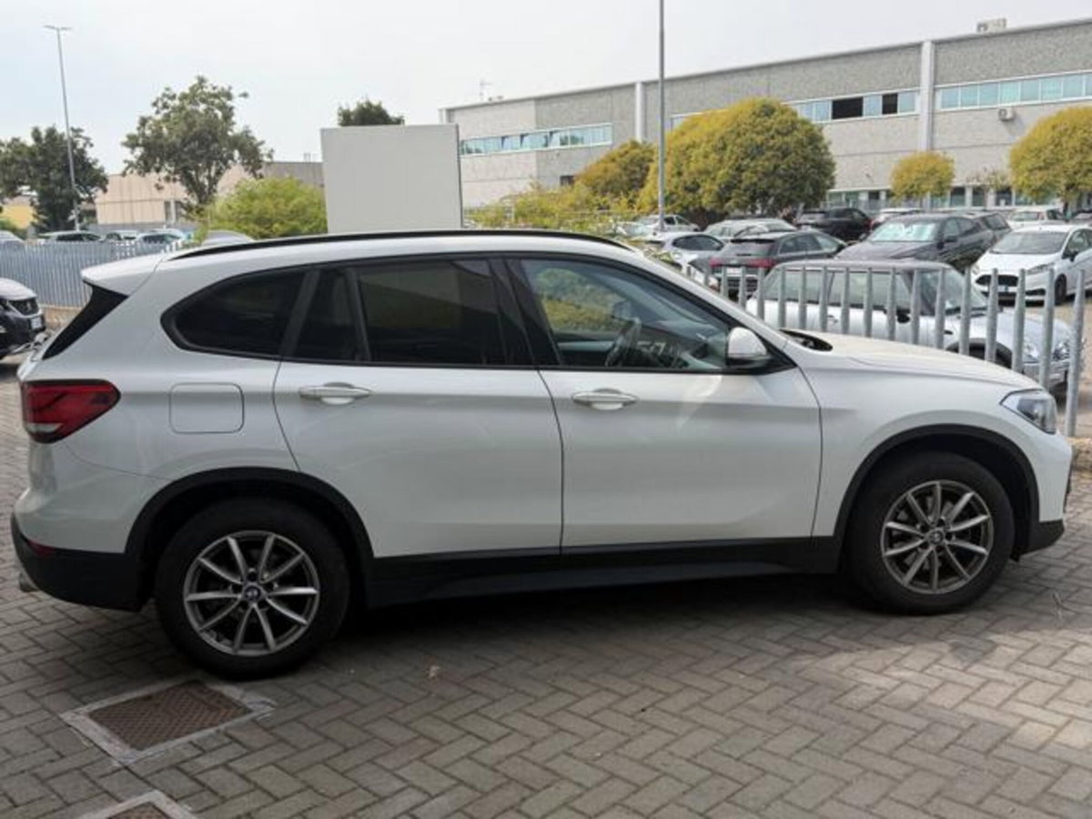 BMW X1 sDrive18d Business Advantage (3)