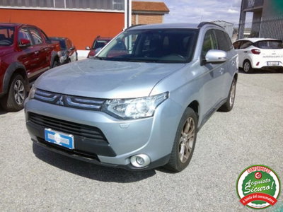 Mitsubishi Outlander 2.2 DI-D 4WD Instyle Plus SDA 7 posti usata