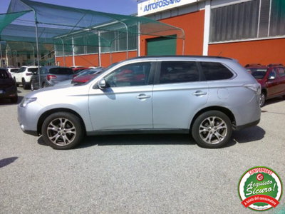 Mitsubishi Outlander 2.2 DI-D 4WD Instyle Plus SDA 7 posti (2)