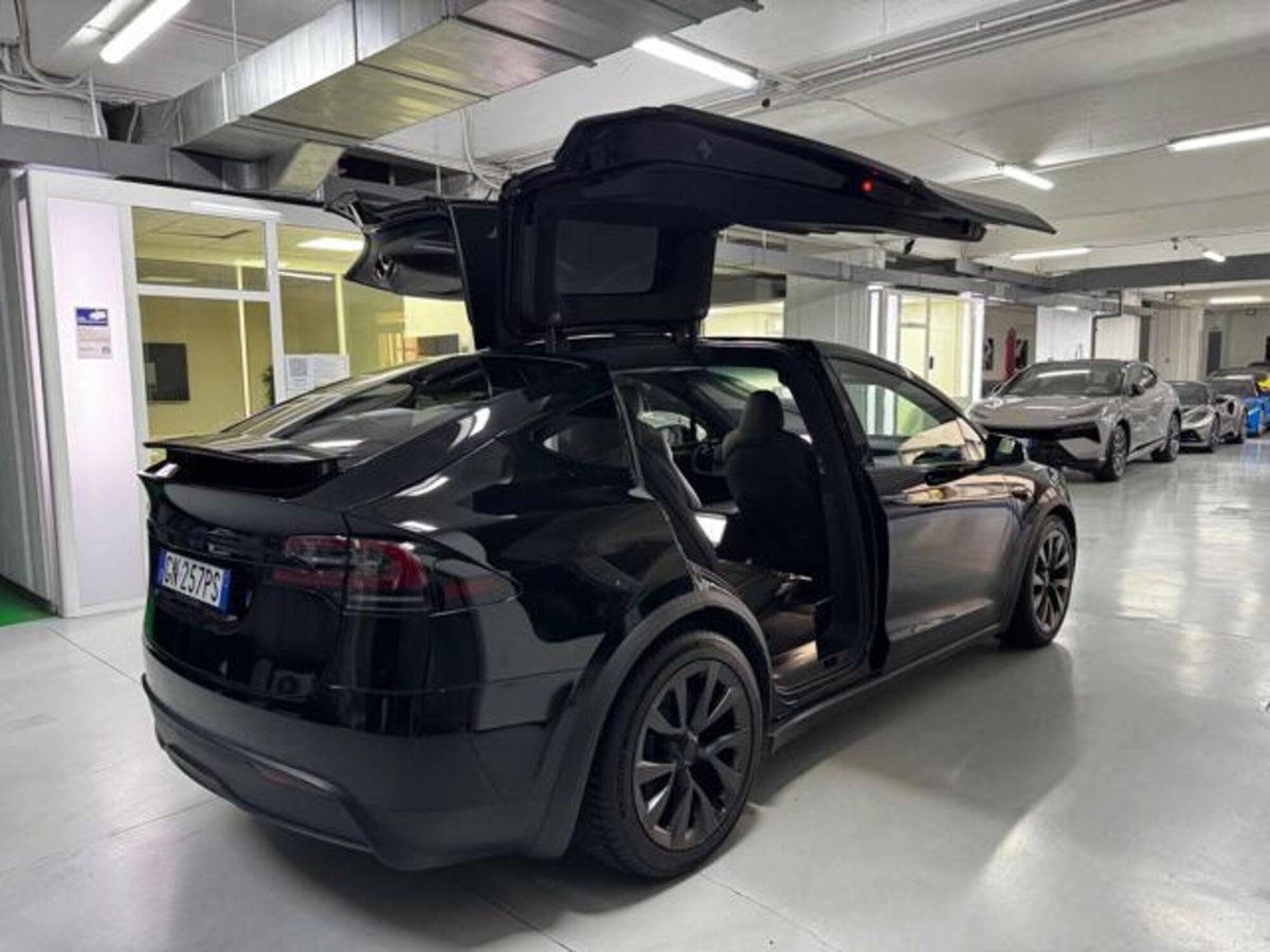 Tesla Model X Model X Long Range AWD (8)
