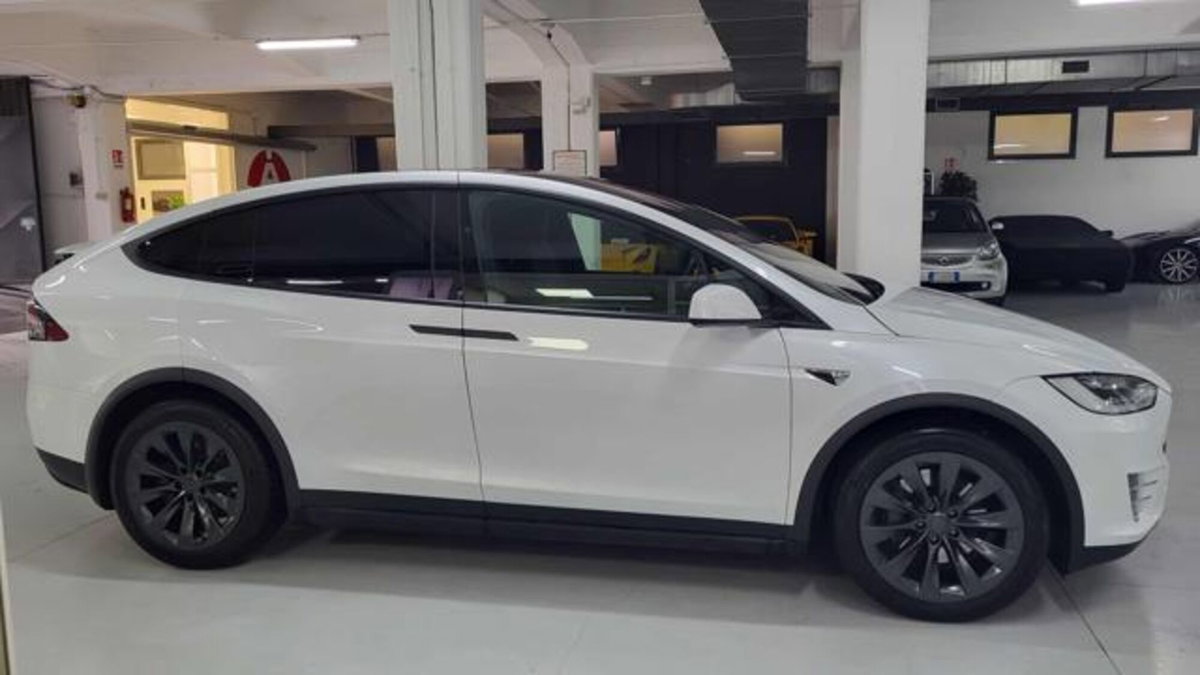 Tesla Model X Model X Long Range AWD (15)