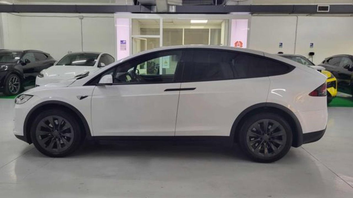 Tesla Model X Model X Long Range AWD (17)