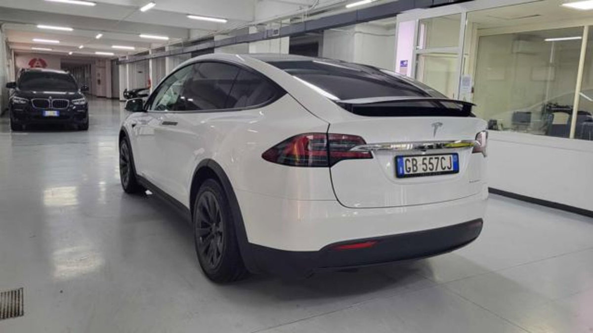 Tesla Model X Model X Long Range AWD (18)