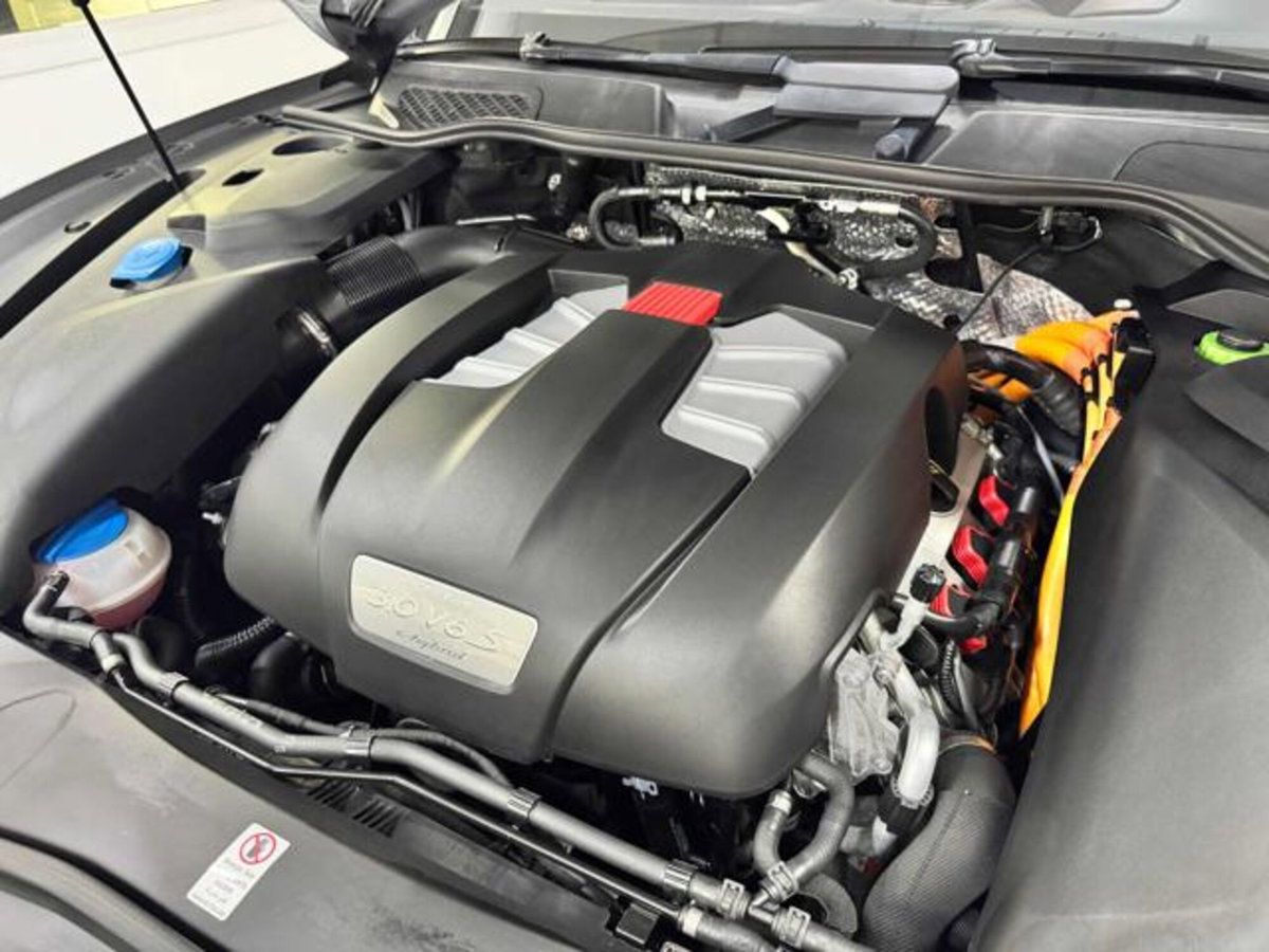Porsche Cayenne 3.0 S E-Hybrid (17)
