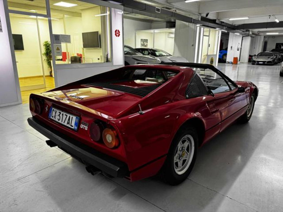 Ferrari 308 308 GTS (17)