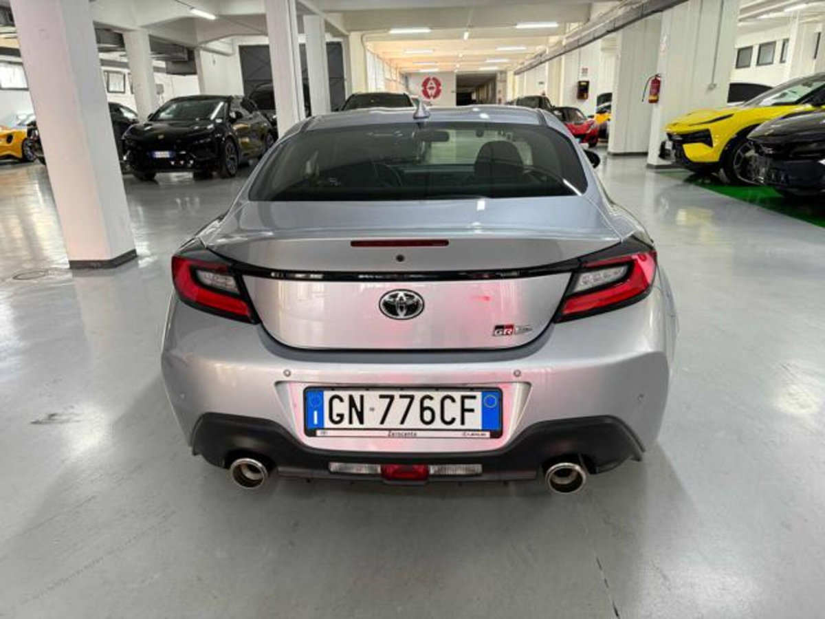 Toyota GR86 2.Premium Sport A/T (8)