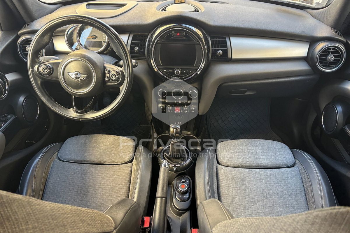 MINI Mini 1.5 Cooper D Business 5 porte (10)