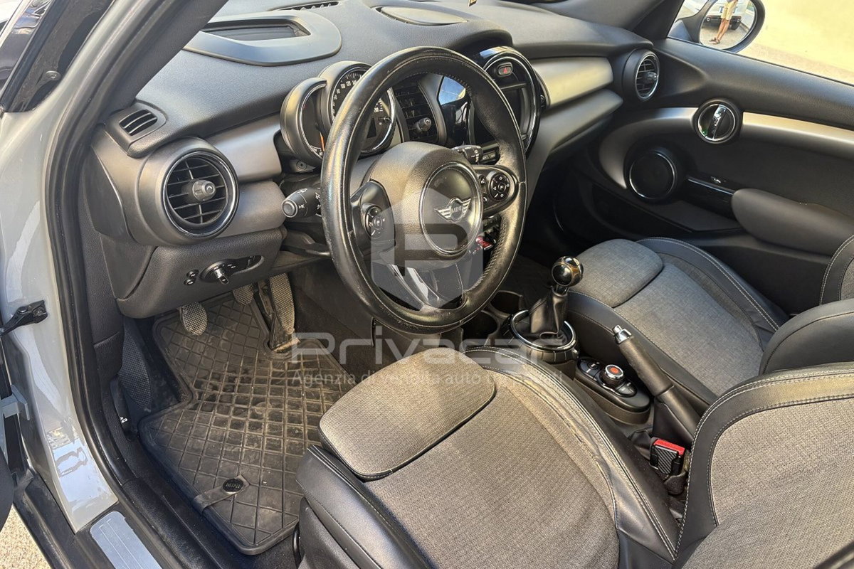 MINI Mini 1.5 Cooper D Business 5 porte (9)