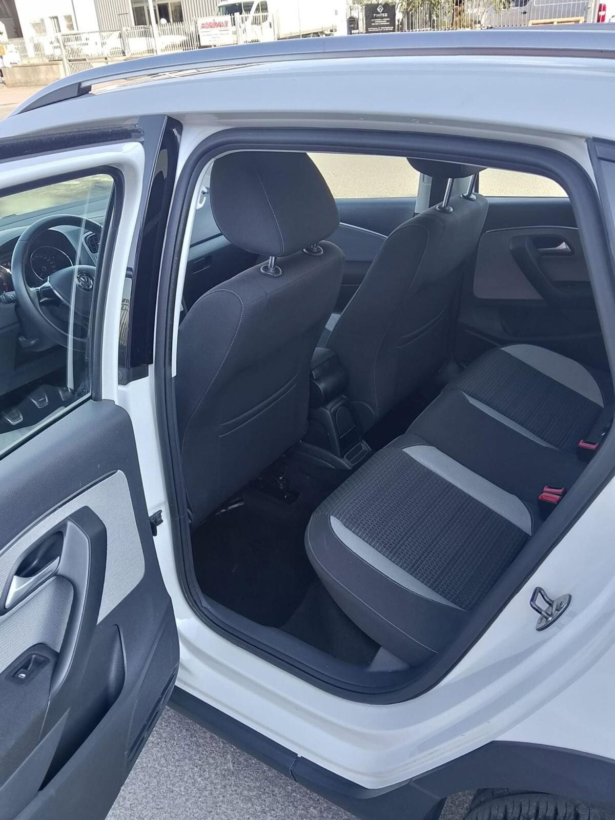 Volkswagen Polo Cross 1.2 TSI BlueMotion Technology (13)