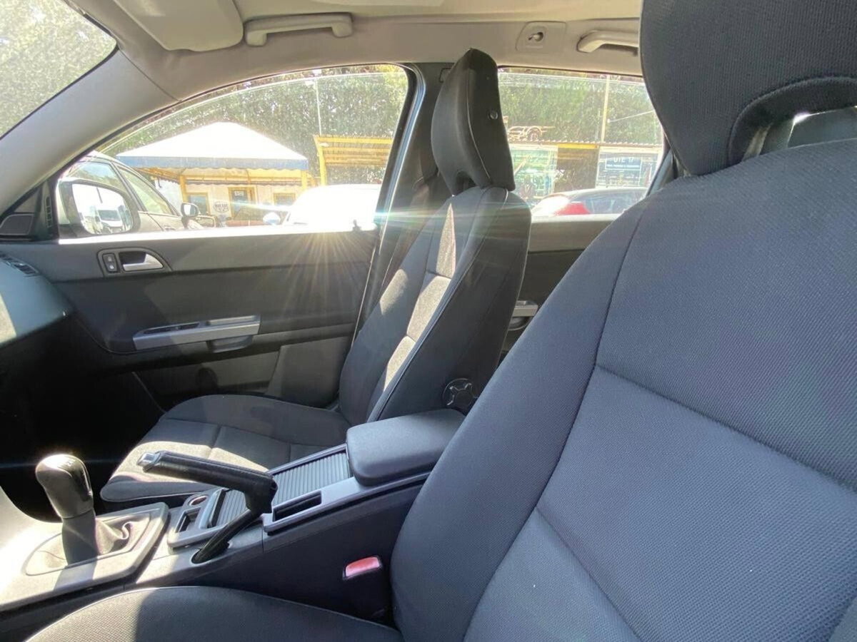 Volvo V50 1.6 D DRIVe cat R-Design (10)