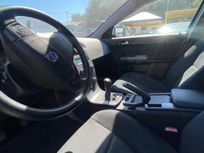Volvo V50 1.6 D DRIVe cat R-Design (11)