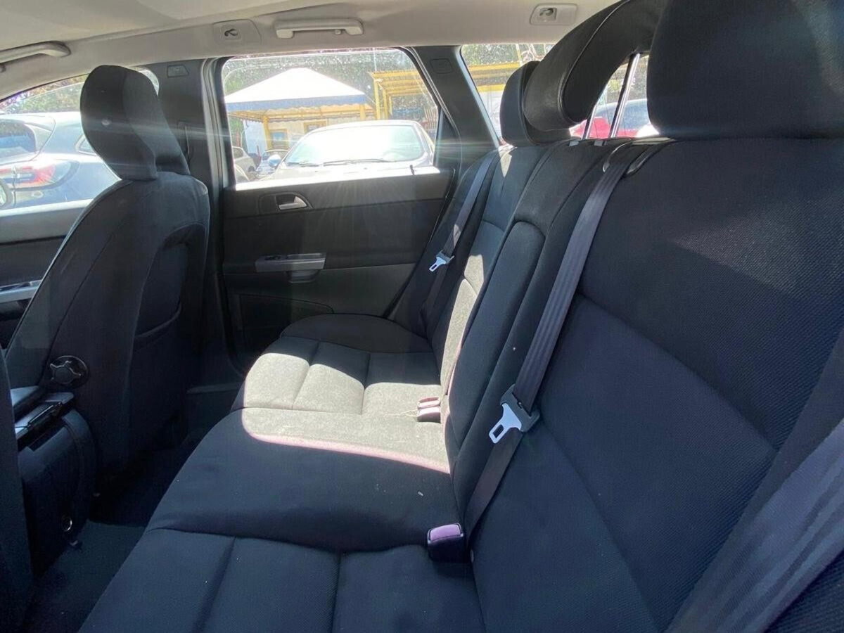 Volvo V50 1.6 D DRIVe cat R-Design (13)