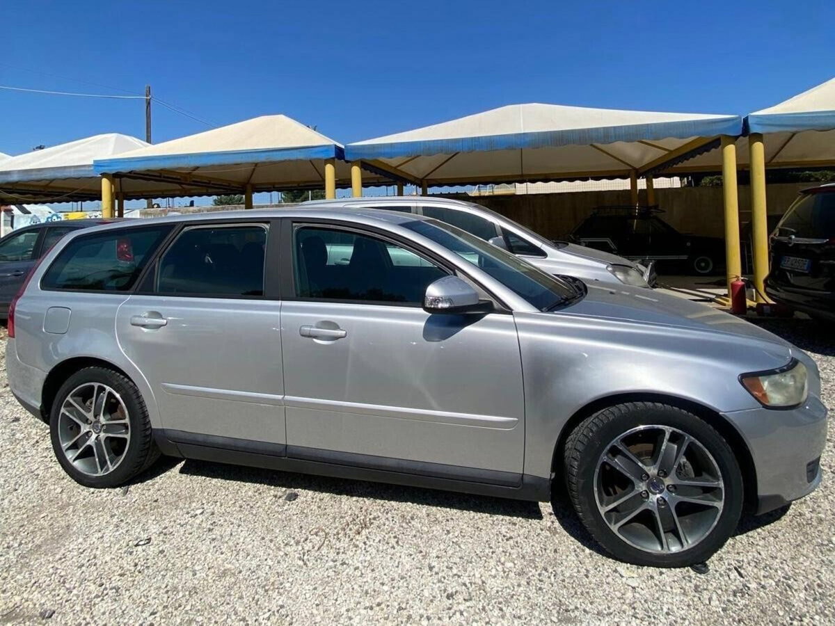 Volvo V50 1.6 D DRIVe cat R-Design (2)