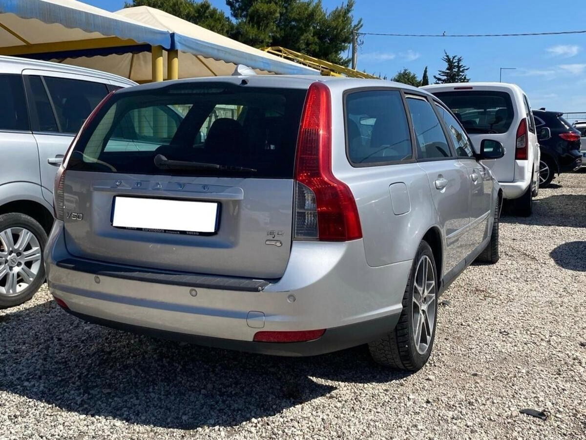 Volvo V50 1.6 D DRIVe cat R-Design (3)