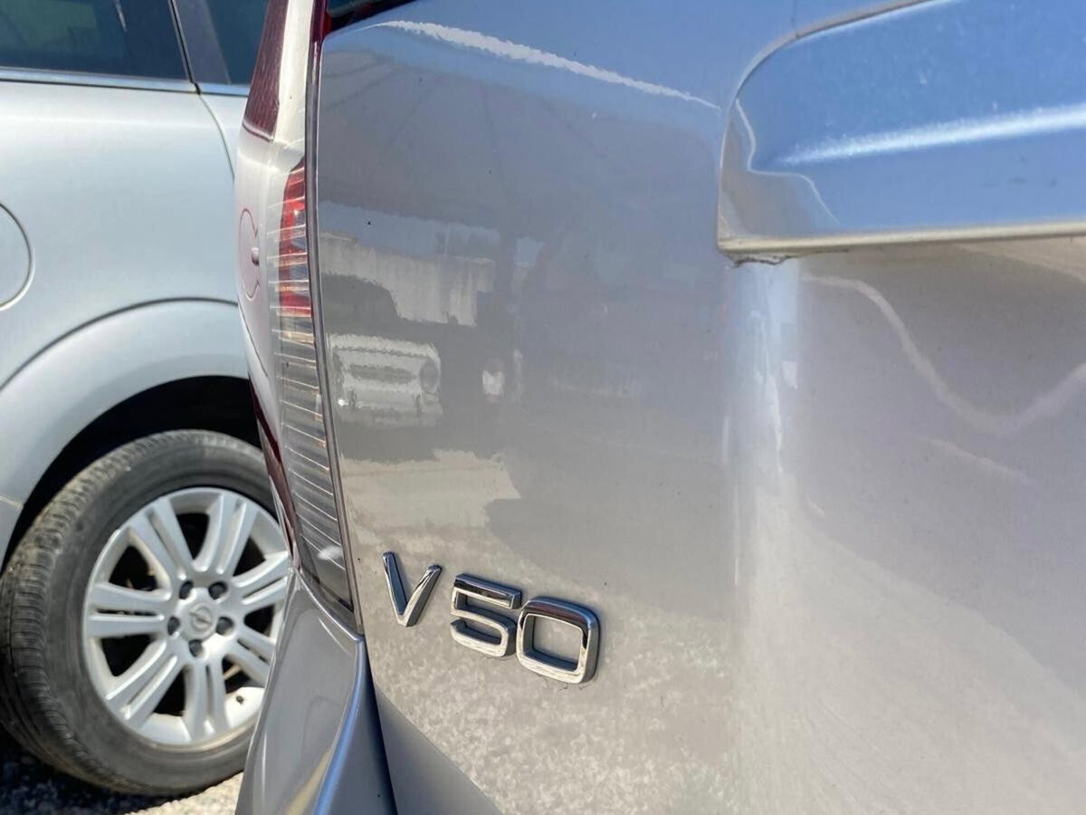 Volvo V50 1.6 D DRIVe cat R-Design (6)