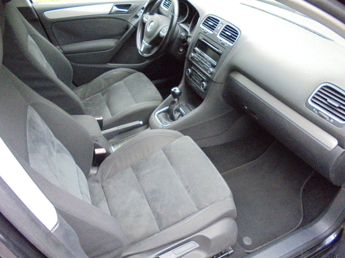Volkswagen Golf 1.6 TDI DPF 5p. Highline (11)