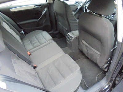 Volkswagen Golf 1.6 TDI DPF 5p. Highline (12)
