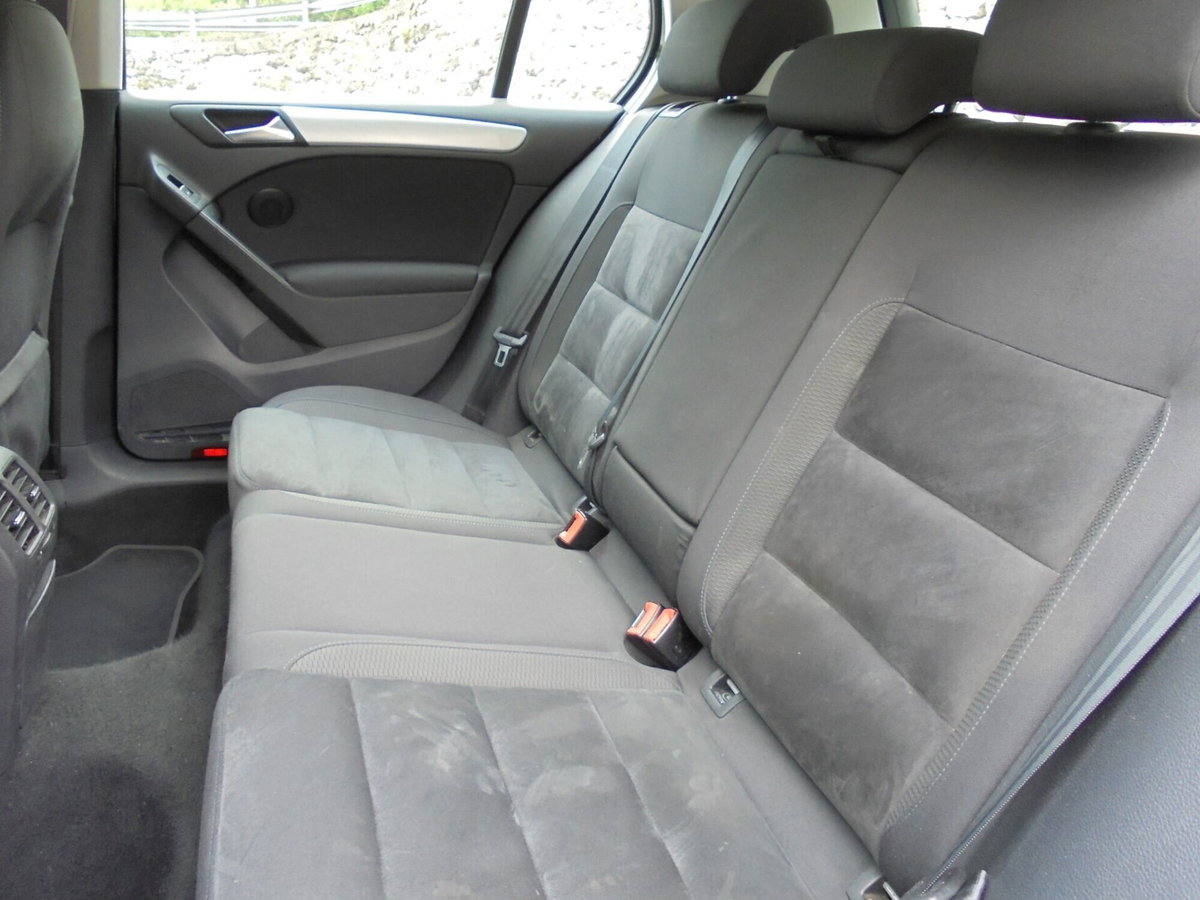Volkswagen Golf 1.6 TDI DPF 5p. Highline (14)