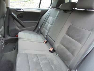 Volkswagen Golf 1.6 TDI DPF 5p. Highline (14)