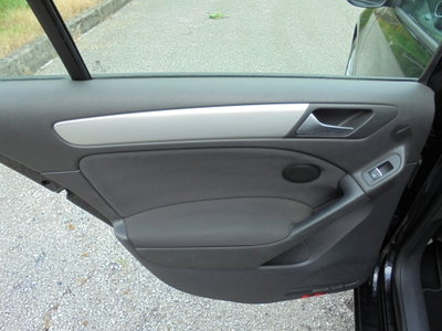 Volkswagen Golf 1.6 TDI DPF 5p. Highline (16)