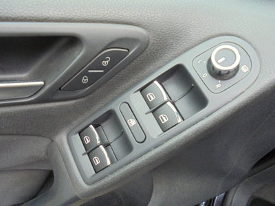 Volkswagen Golf 1.6 TDI DPF 5p. Highline (19)