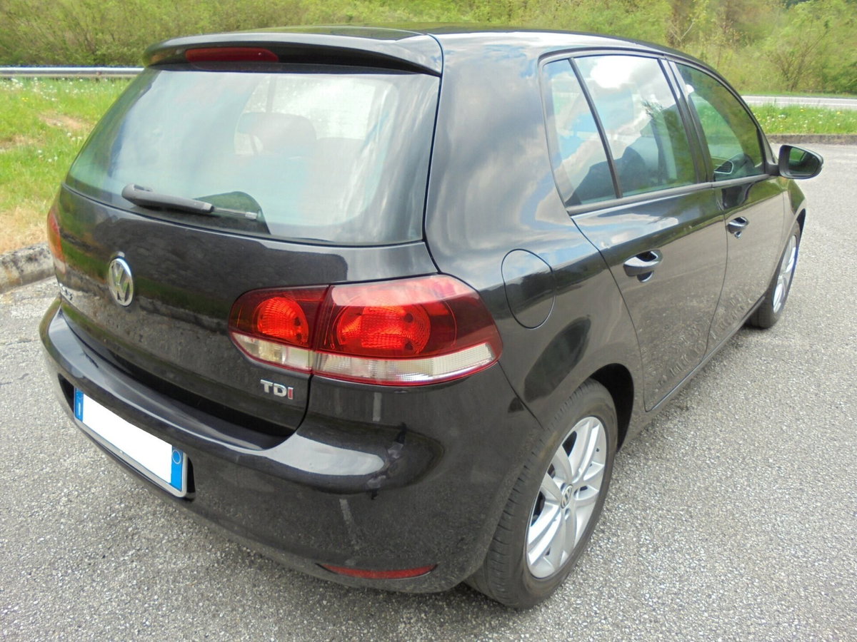 Volkswagen Golf 1.6 TDI DPF 5p. Highline (5)