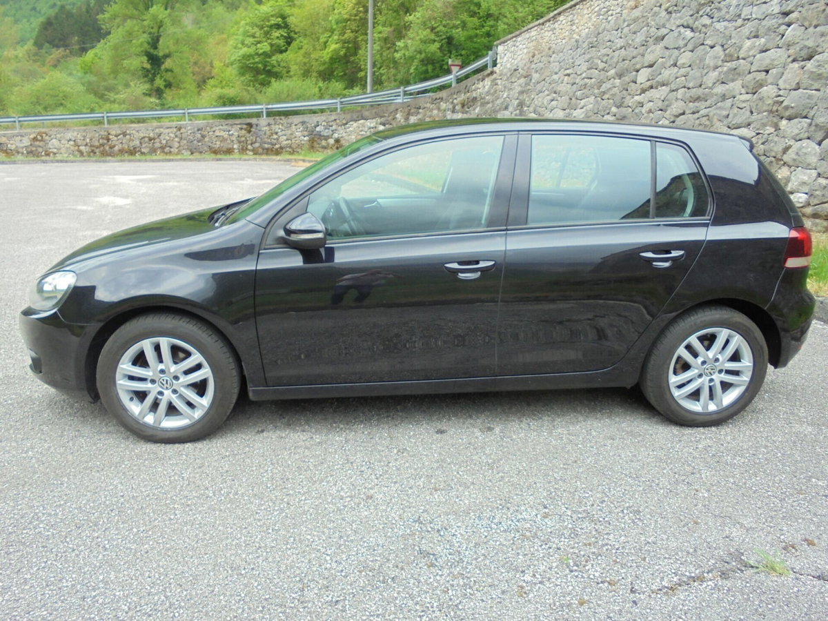 Volkswagen Golf 1.6 TDI DPF 5p. Highline (8)