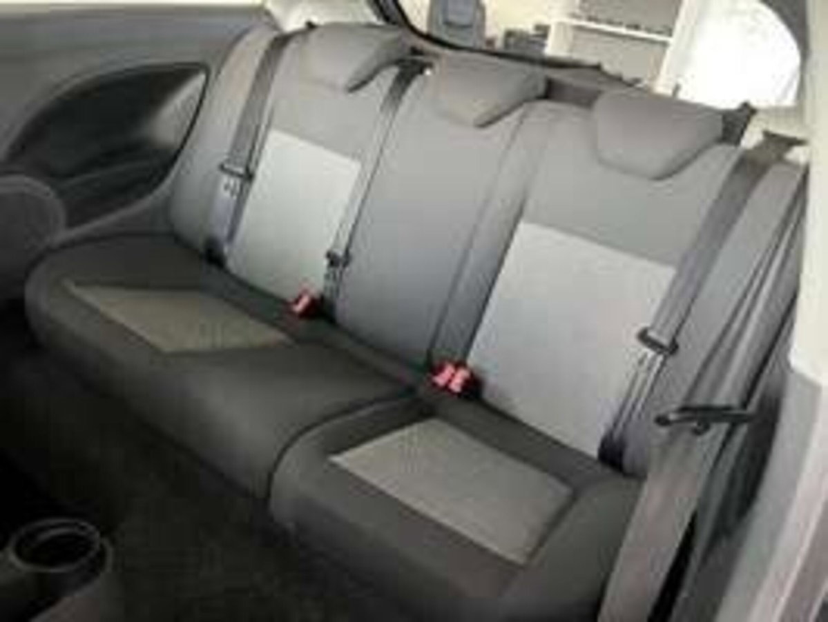 SEAT Ibiza 1.4 16V 85CV 3p. Sport (18)