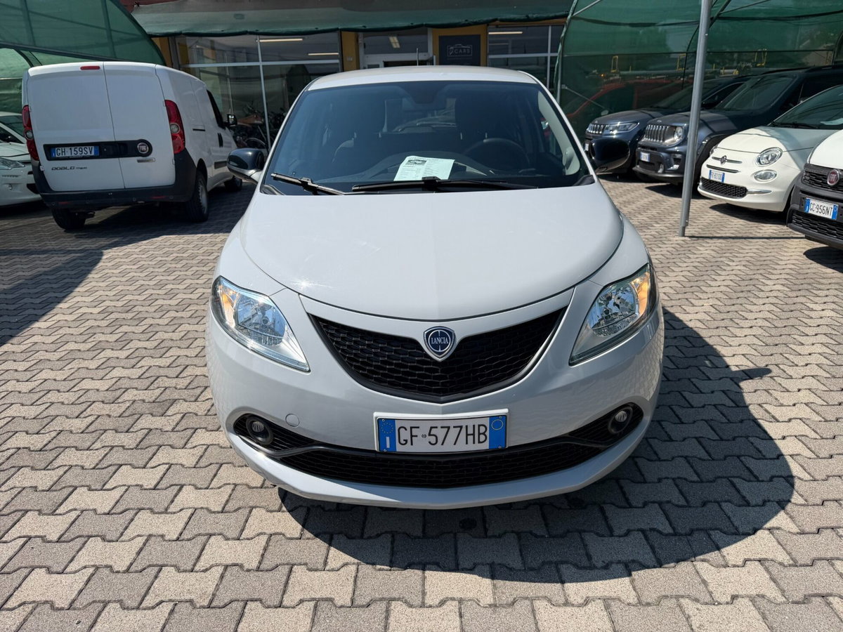 Lancia Ypsilon 1.0 FireFly 5 porte S&S Hybrid Ecochic Gold (8)