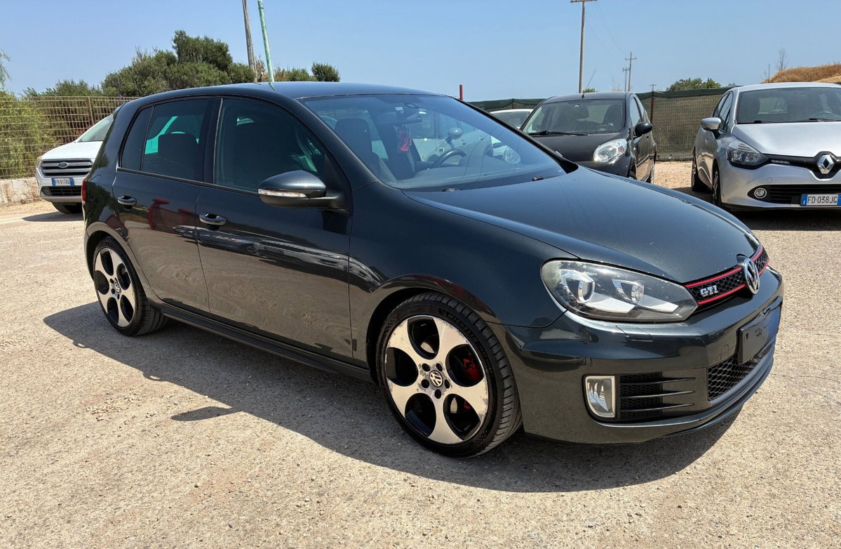 Volkswagen Golf 2.0 TSI 5p. GTI (2)