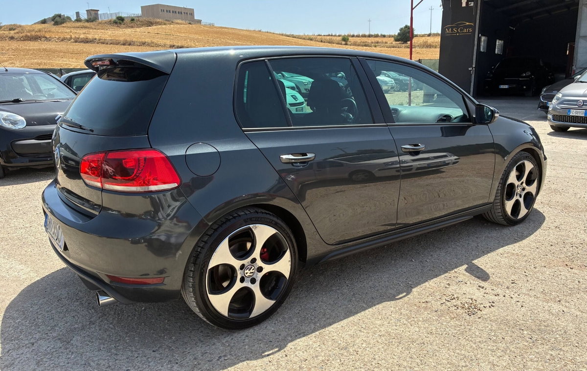 Volkswagen Golf 2.0 TSI 5p. GTI (3)