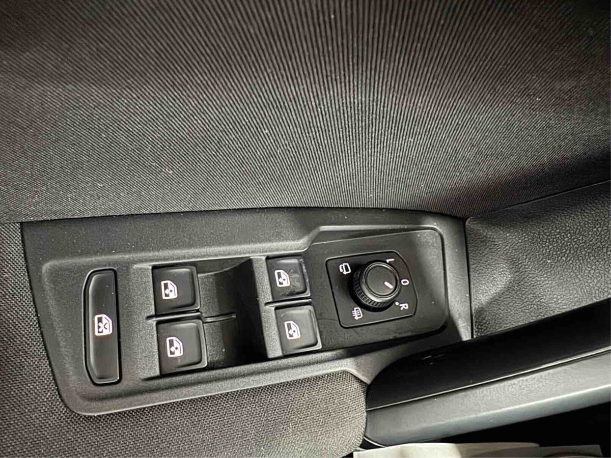 Volkswagen Tiguan 2.0 TDI 150 CV SCR DSG 4MOTION Elegance (17)