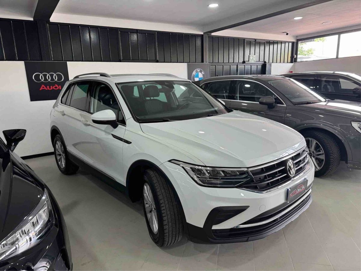 Volkswagen Tiguan 2.0 TDI 150 CV SCR DSG 4MOTION Elegance (2)