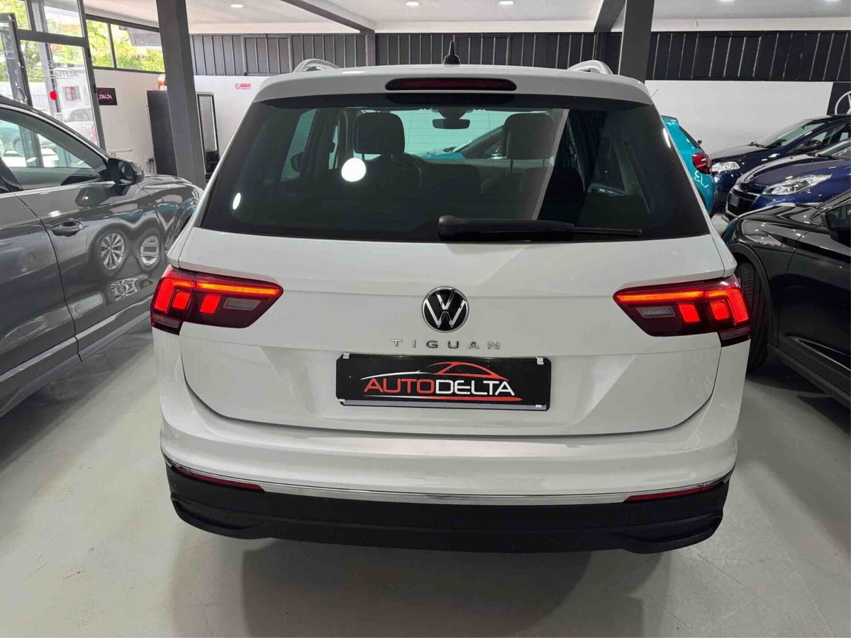 Volkswagen Tiguan 2.0 TDI 150 CV SCR DSG 4MOTION Elegance (6)