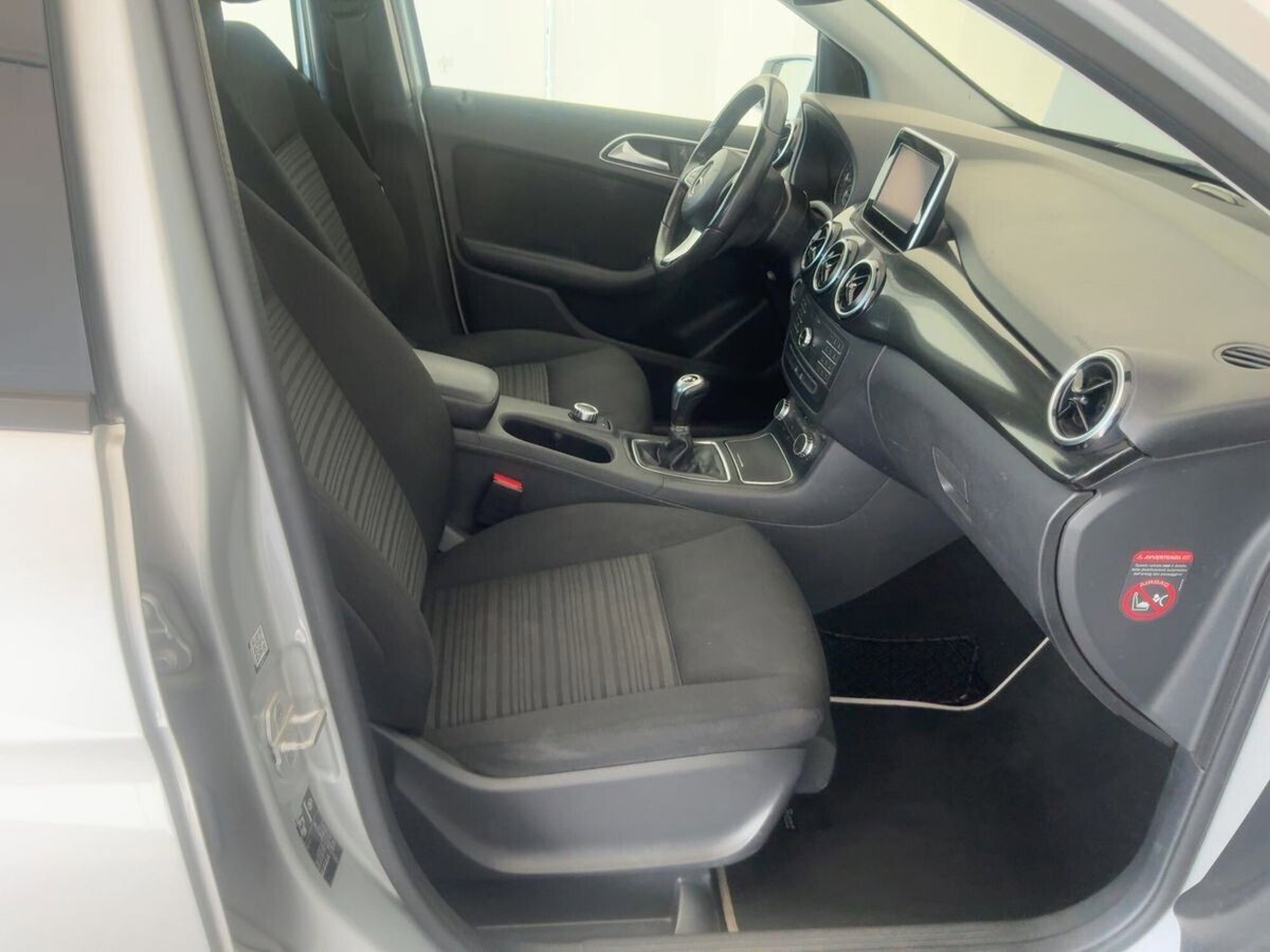 Mercedes-Benz Classe B 180 d Executive (7)
