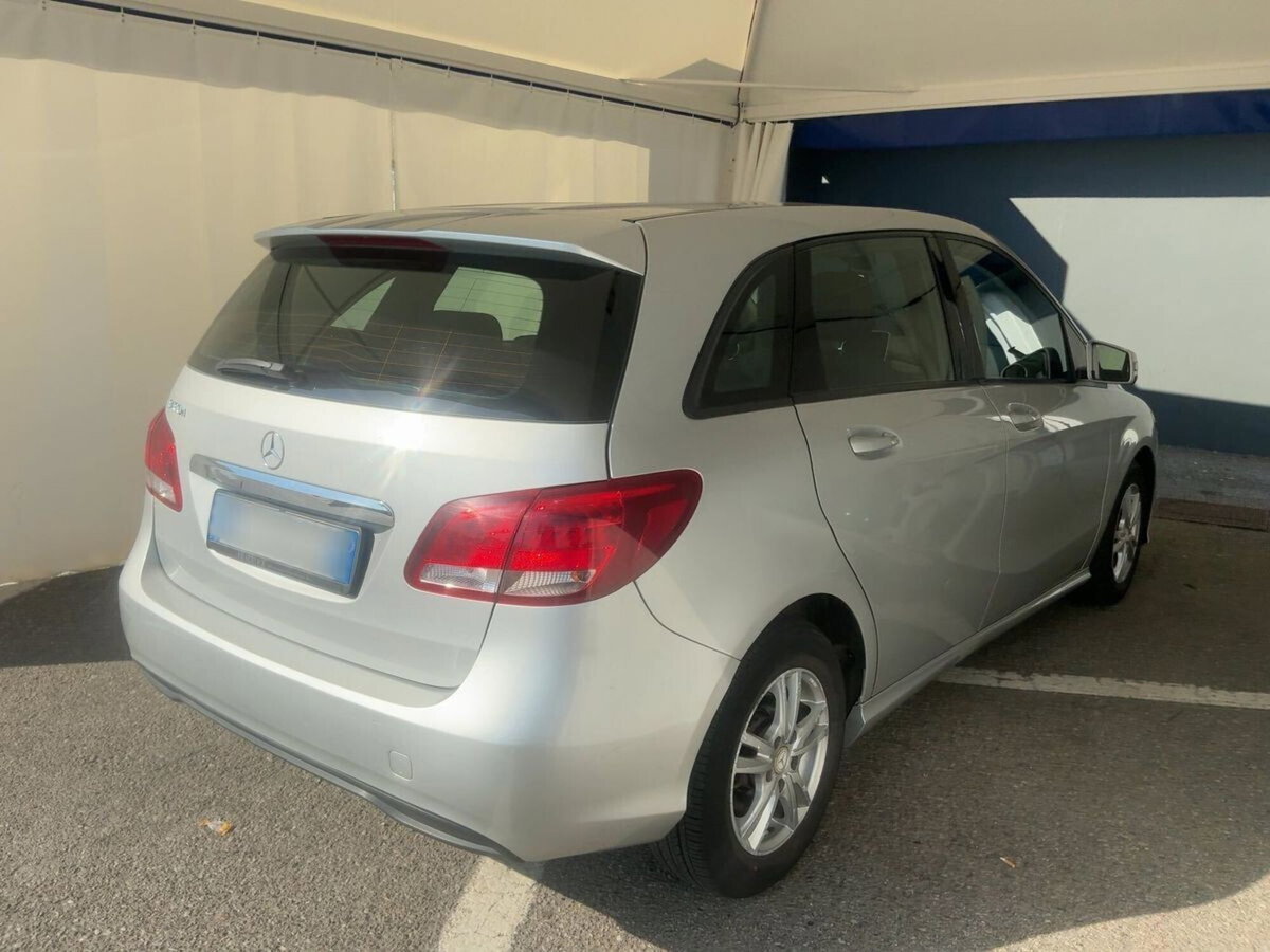 Mercedes-Benz Classe B 180 d Executive (8)