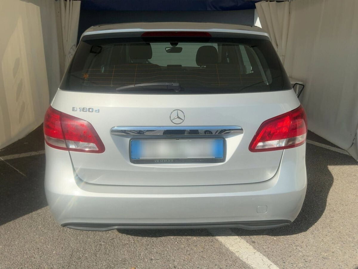 Mercedes-Benz Classe B 180 d Executive (9)